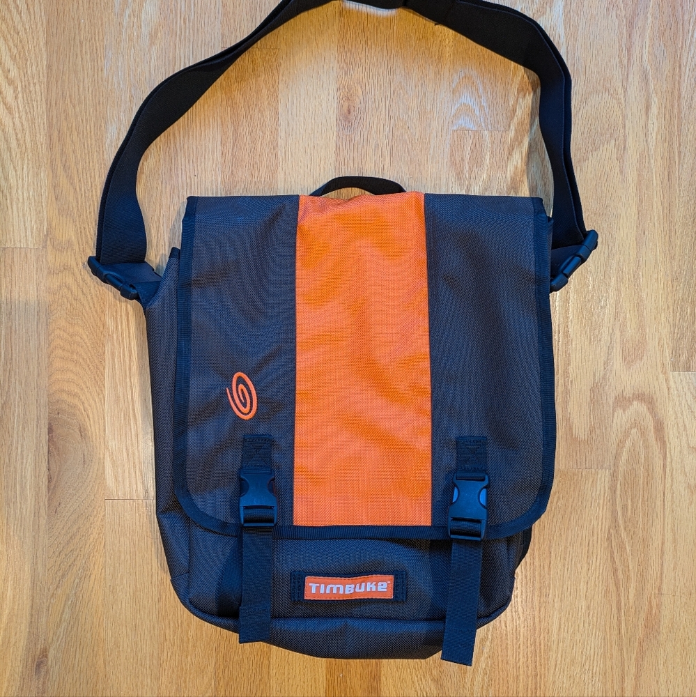 Timbuk2 pannier with crossbody strap